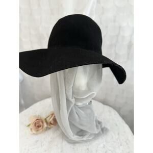 Wilson’s Leather Woman’s Black 100% WOOL hat Wide Brim Floppy NEW WITH TAGS OS